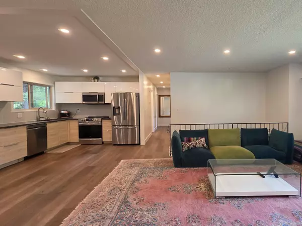Port Coquitlam, BC V3B 2Z5,3796 St. Thomas ST