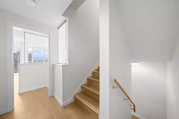 New Westminster, BC V3L 0H2,271 Francis WAY #2605