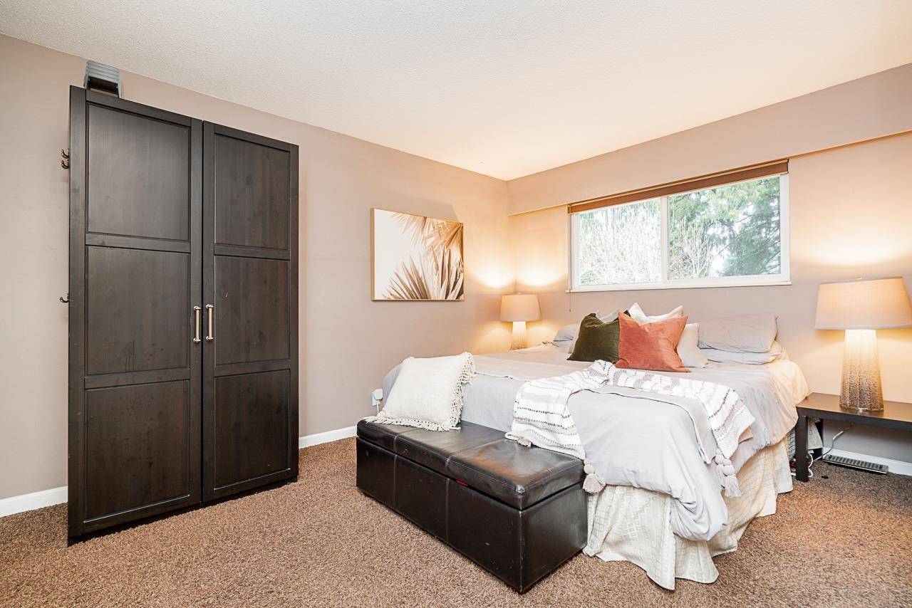 3812 Richmond ST Port Coquitlam, BC V3B 3E8