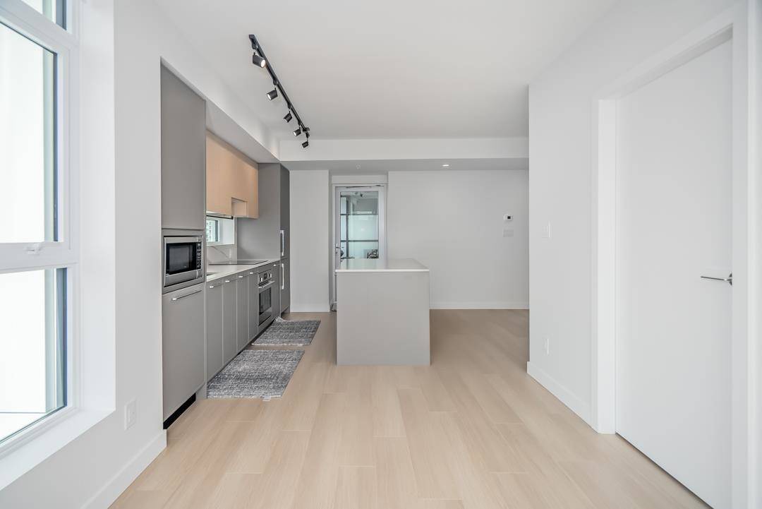 13725 George Junction #3103 Surrey, BC V3T 0V7