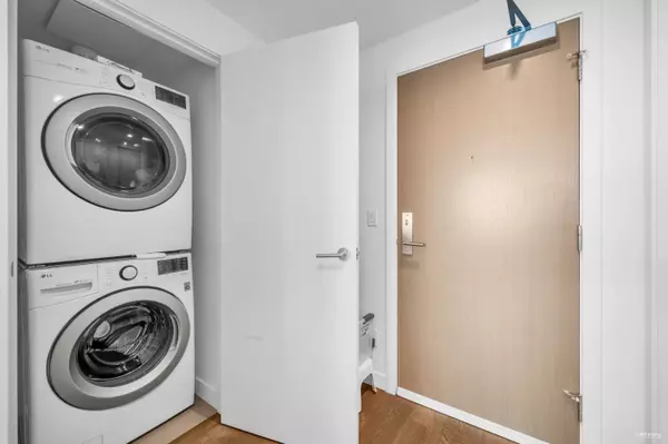 6000 Mckay AVE #4206 Burnaby, BC V5H 0K2