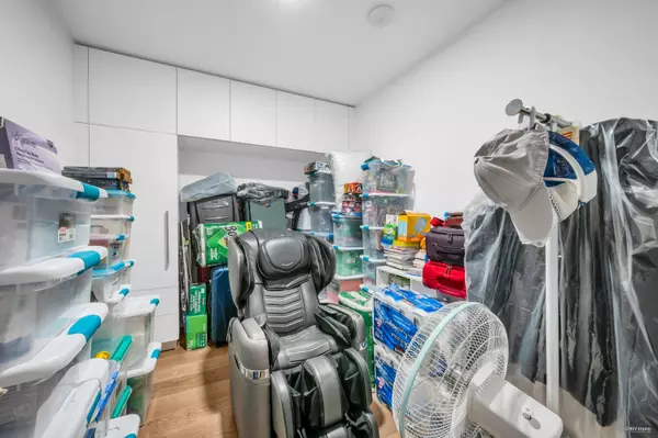 6000 Mckay AVE #4206 Burnaby, BC V5H 0K2