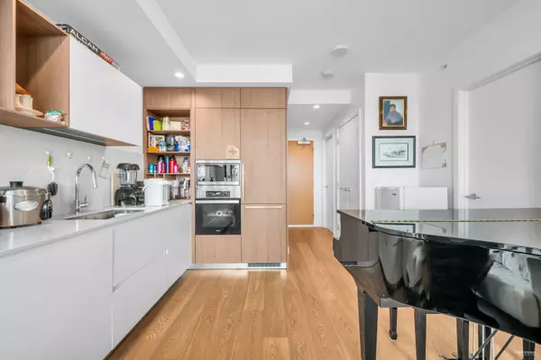 6000 Mckay AVE #4206 Burnaby, BC V5H 0K2