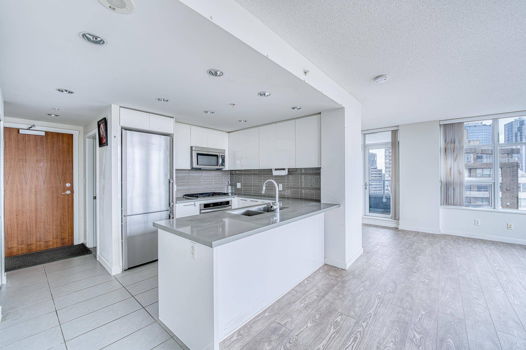 Burnaby, BC V5H 0C1,4880 Bennett ST #1802
