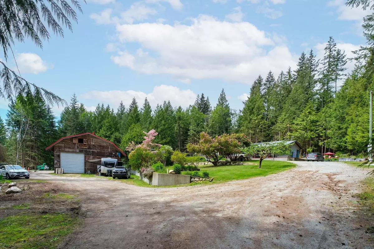 Roberts Creek, BC V0N 2W1,3318 Linwood RD