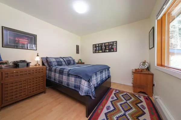 3318-42 Linwood RD Roberts Creek, BC V0N 2W1