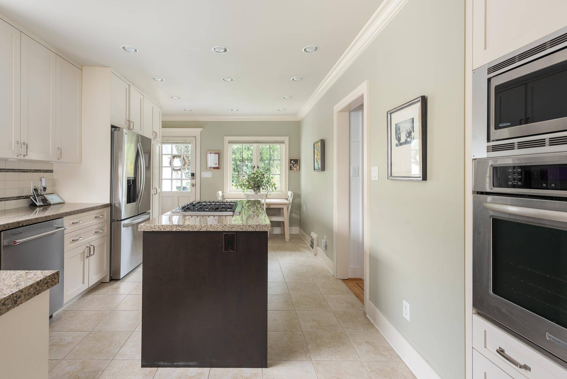 438 4th ST New Westminster, BC V3L 2V4