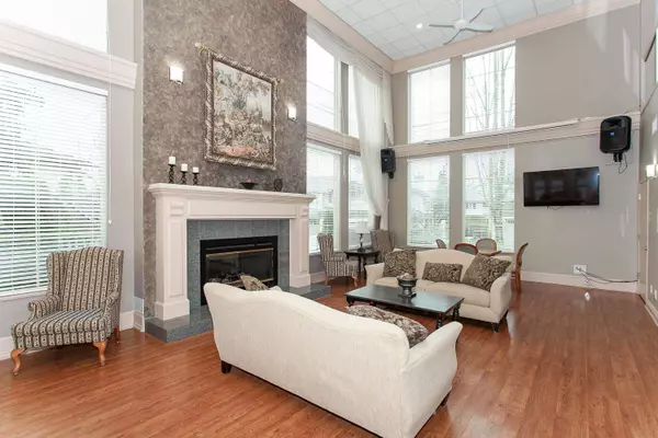 Surrey, BC V3W 0R8,13888 70 AVE #256