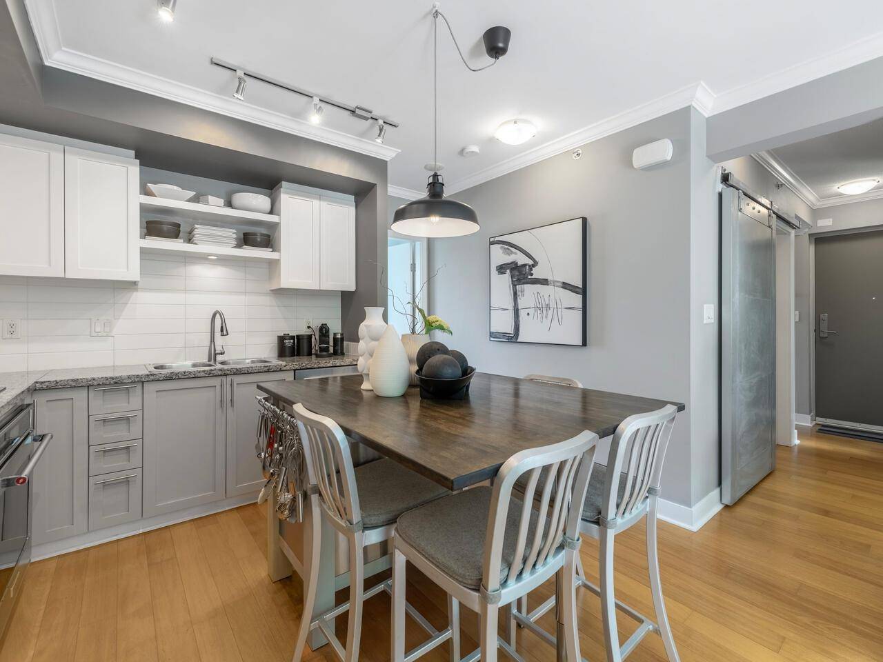 2268 W Broadway ST #323 Vancouver, BC V6K 0B2