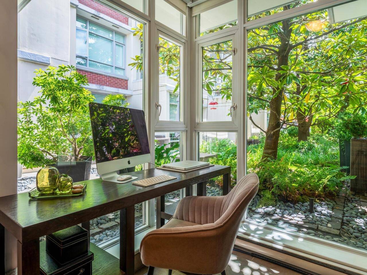 Vancouver, BC V6K 0B2,2268 W Broadway ST #323