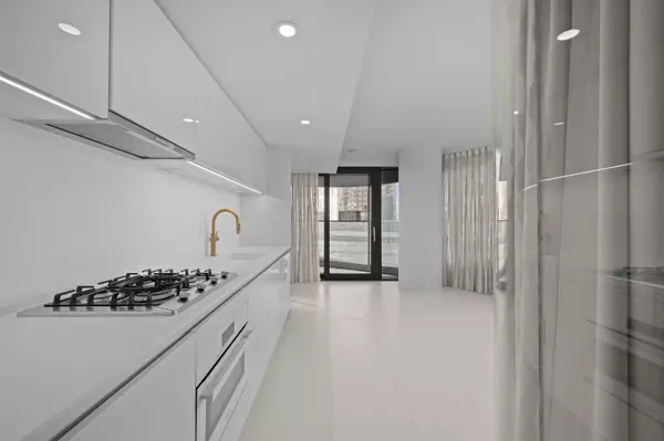 Vancouver, BC V6E 0E5,1033 Nelson ST #706