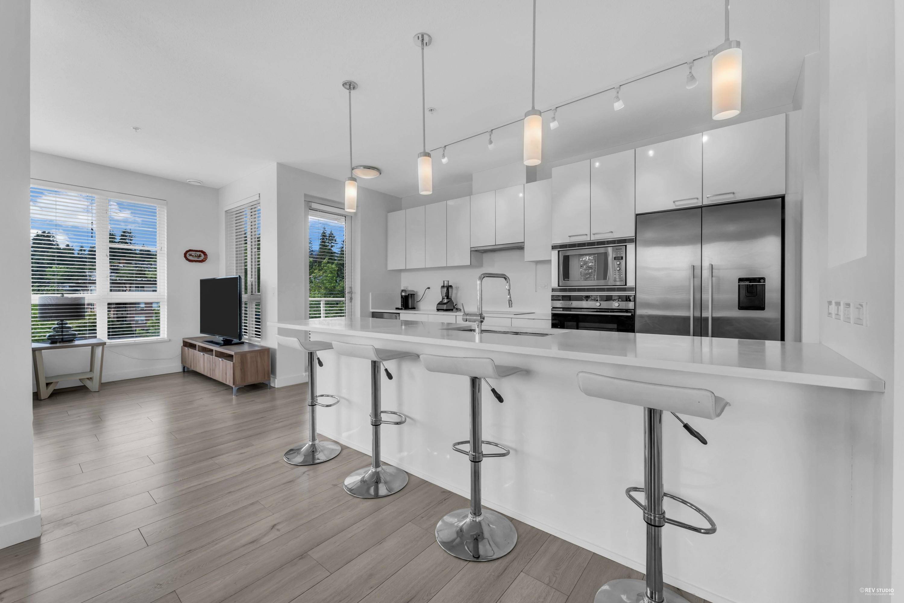 1621 Hamilton AVE #408 North Vancouver, BC V7P 0B6