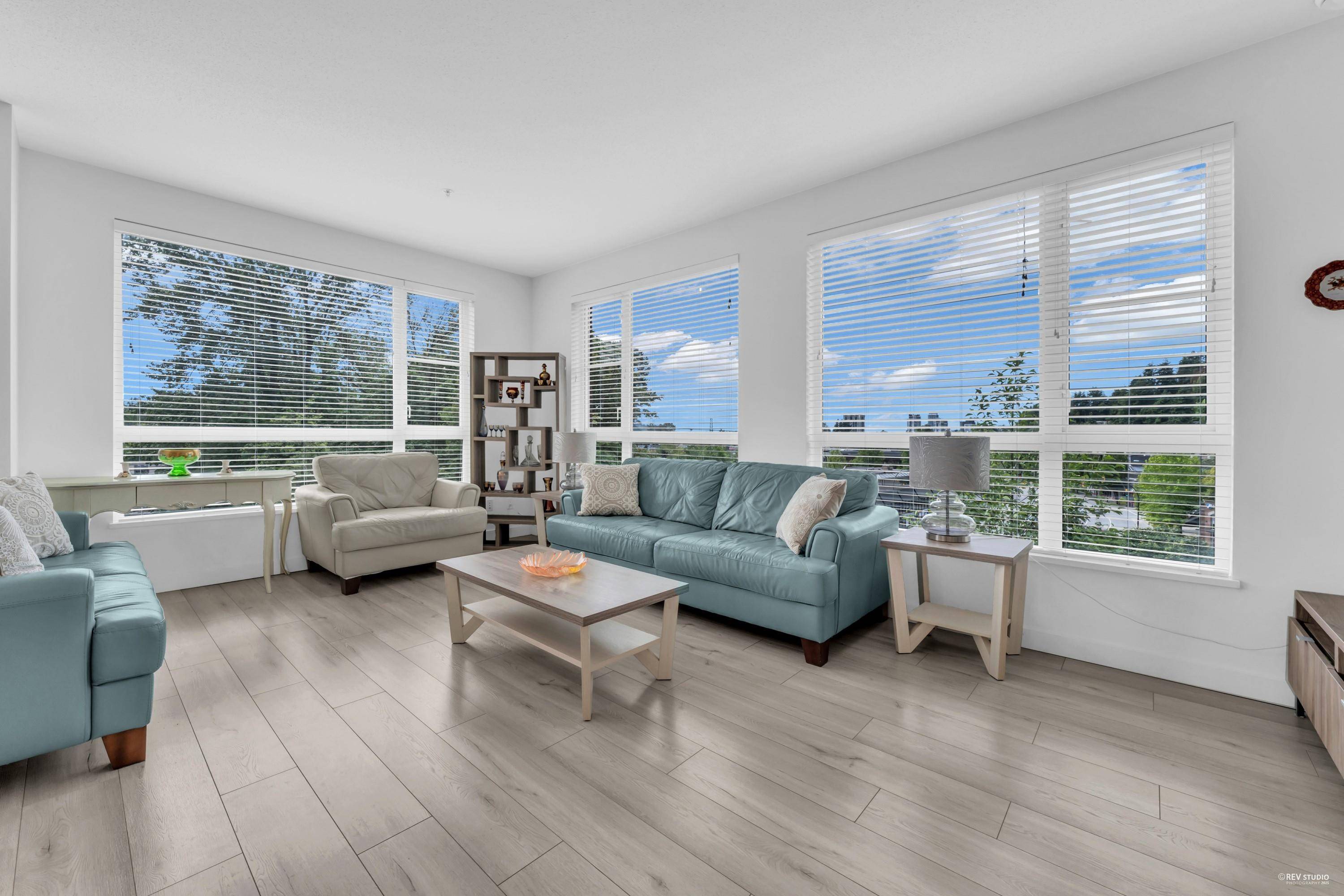 1621 Hamilton AVE #408 North Vancouver, BC V7P 0B6
