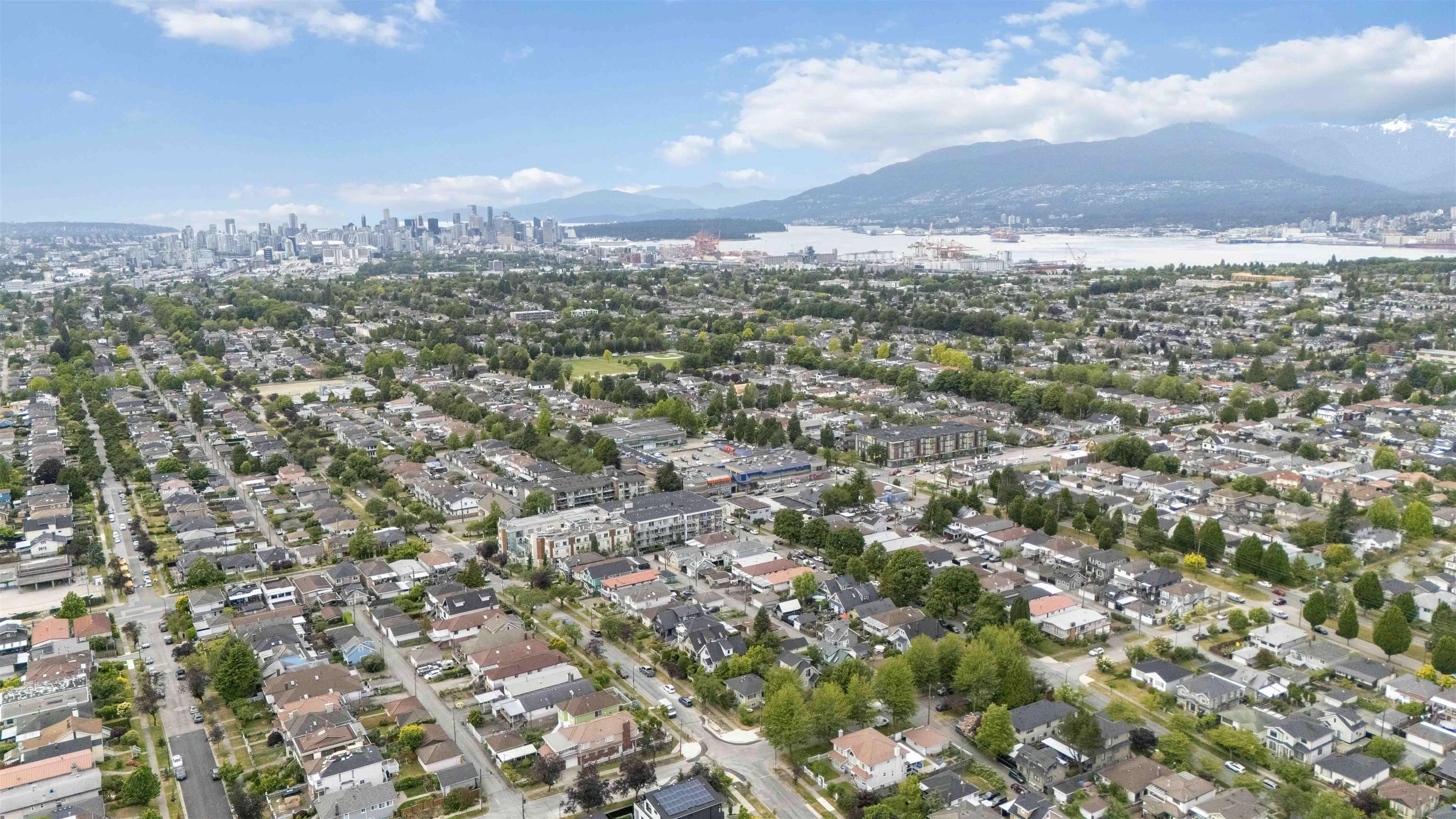 Vancouver, BC V5M 3H9,1838 Renfrew ST #PH8
