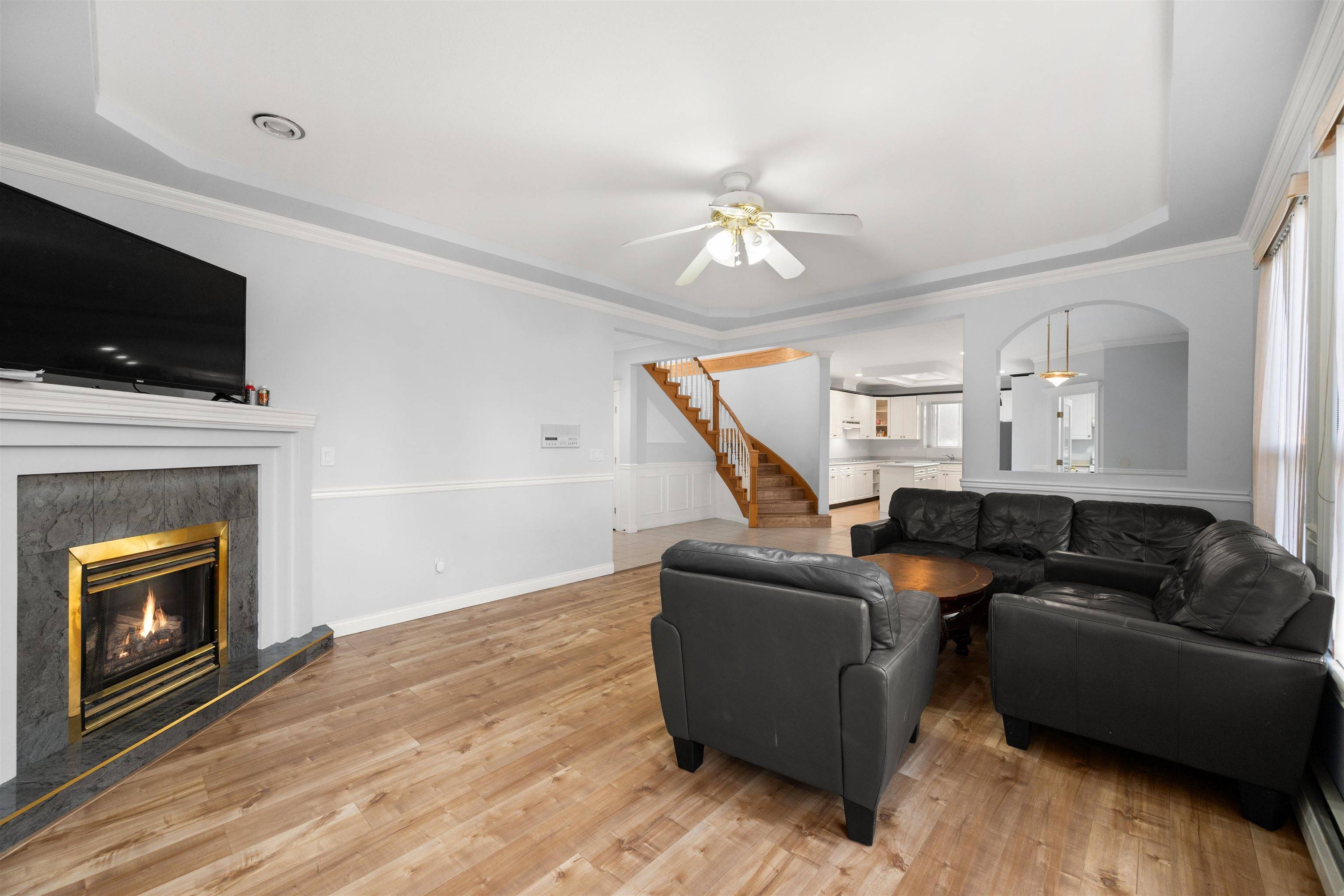 13607 60a AVE Surrey, BC V3X 3L1