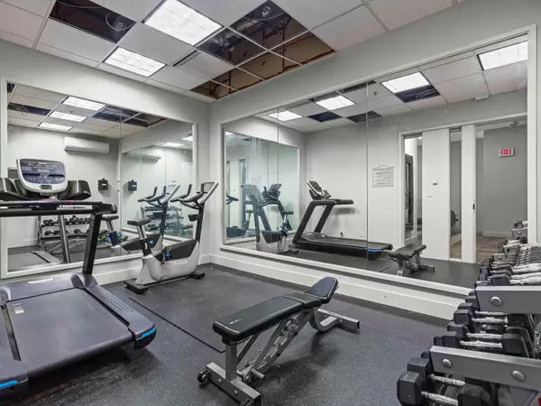 Vancouver, BC V6Z 1M5,1249 Granville ST #407