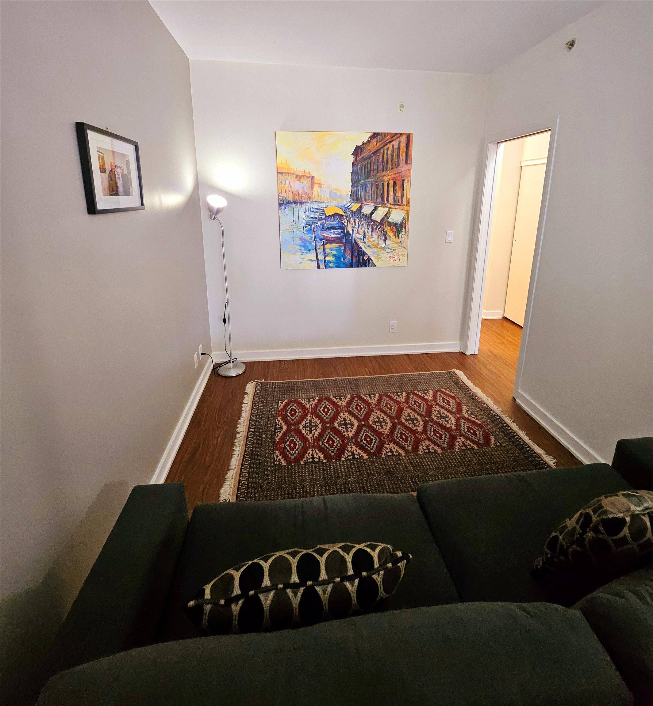 1249 Granville ST #407 Vancouver, BC V6Z 1M5