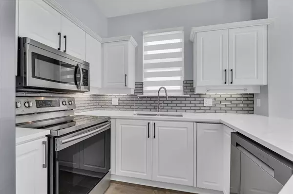 Surrey, BC V3S 8W4,14852 58 AVE