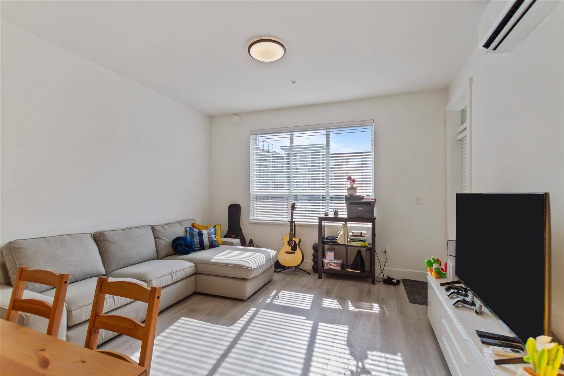 2180 Kelly AVE #1406 Port Coquitlam, BC V3C 0S6