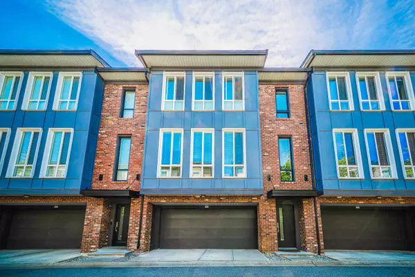 15828 27th AVE #64, Surrey, BC V3Z 0X4