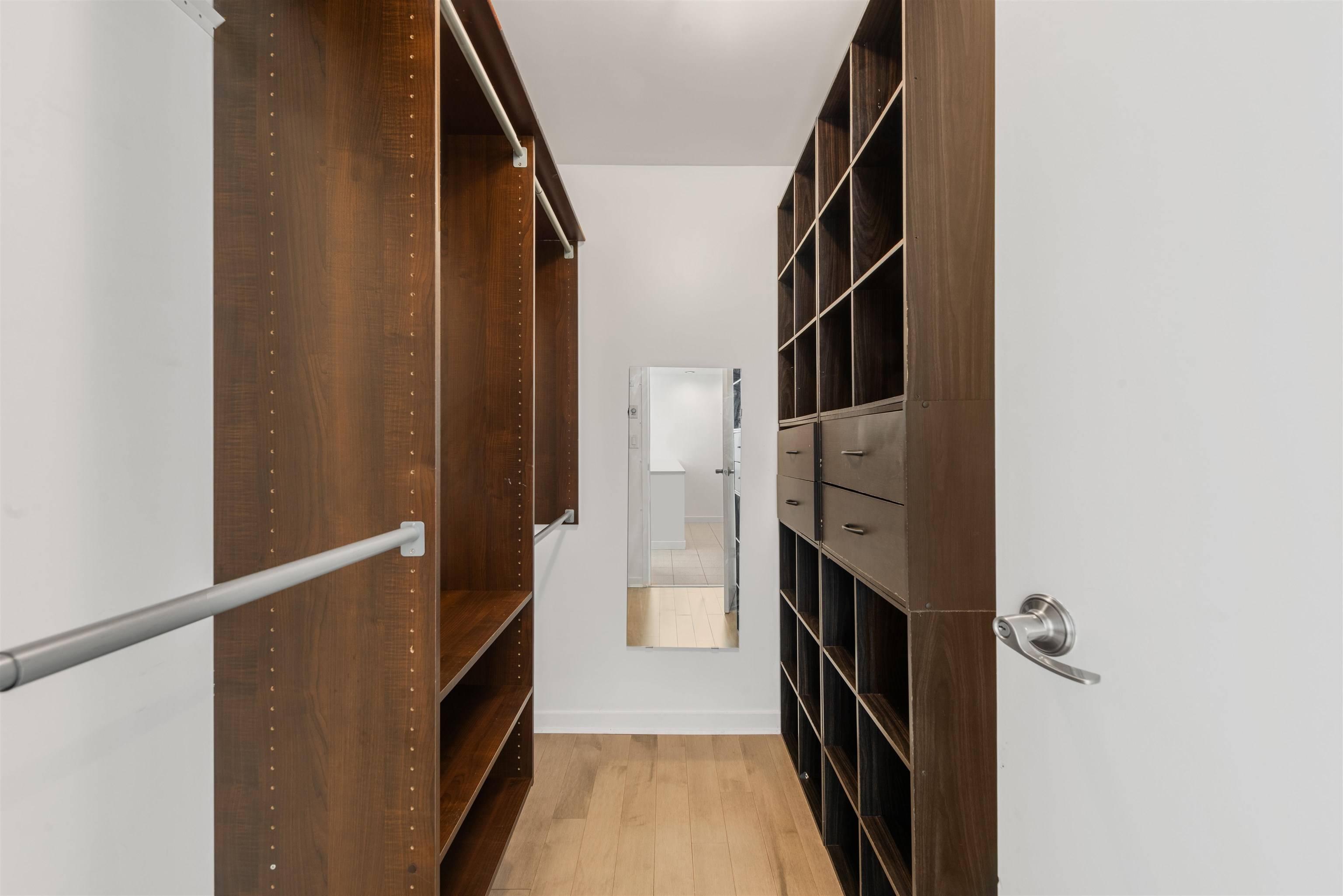 939 Expo BLVD #1603 Vancouver, BC V6Z 3G7
