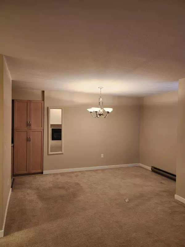 Coquitlam, BC V3B 7M8,1150 Dufferin ST #104