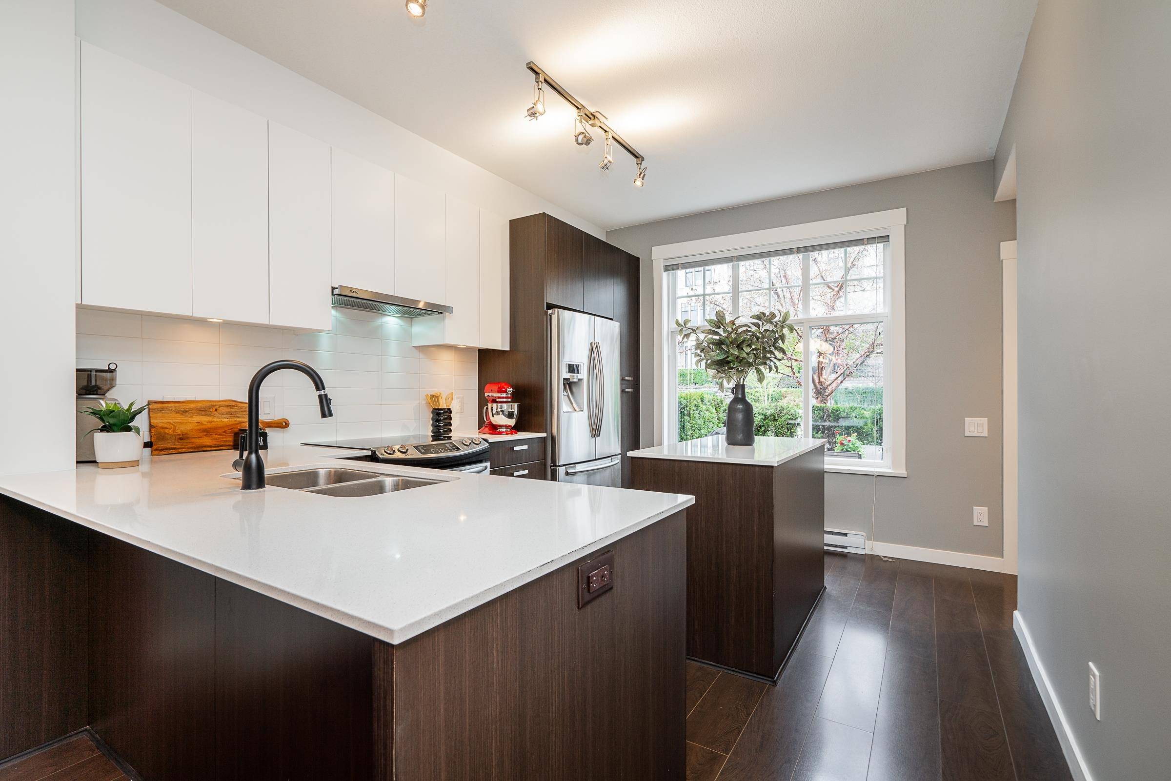 Coquitlam, BC V3E 0J4,1320 Riley ST #26