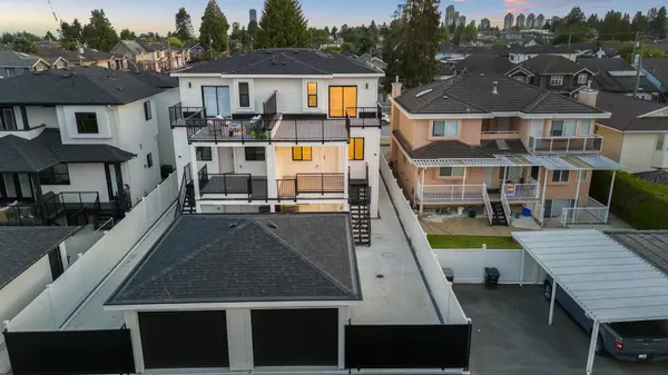 Burnaby, BC V3N 3R6,7586 2nd ST
