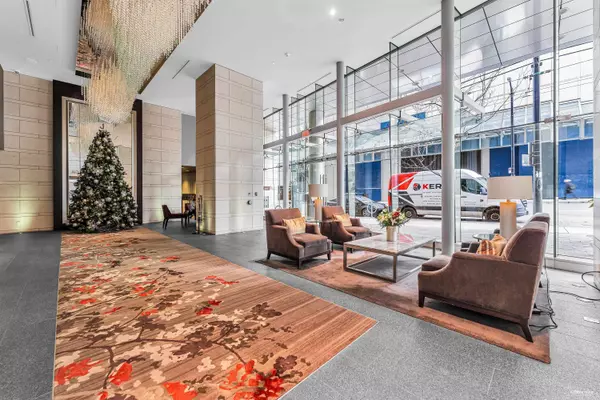 Vancouver, BC V6C 0B5,667 Howe ST #3002