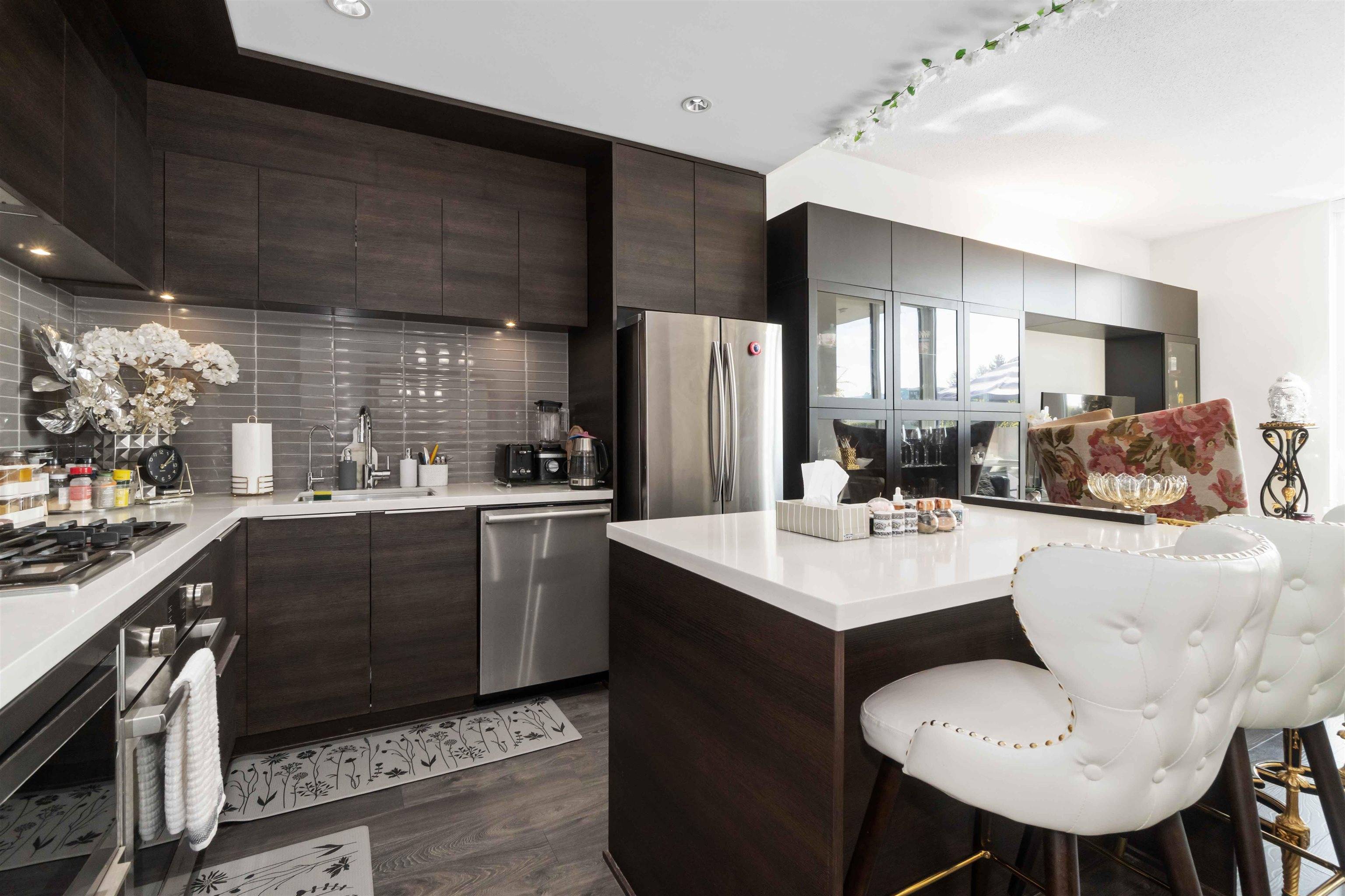 1550 Fern ST #104 North Vancouver, BC V7J 0A9
