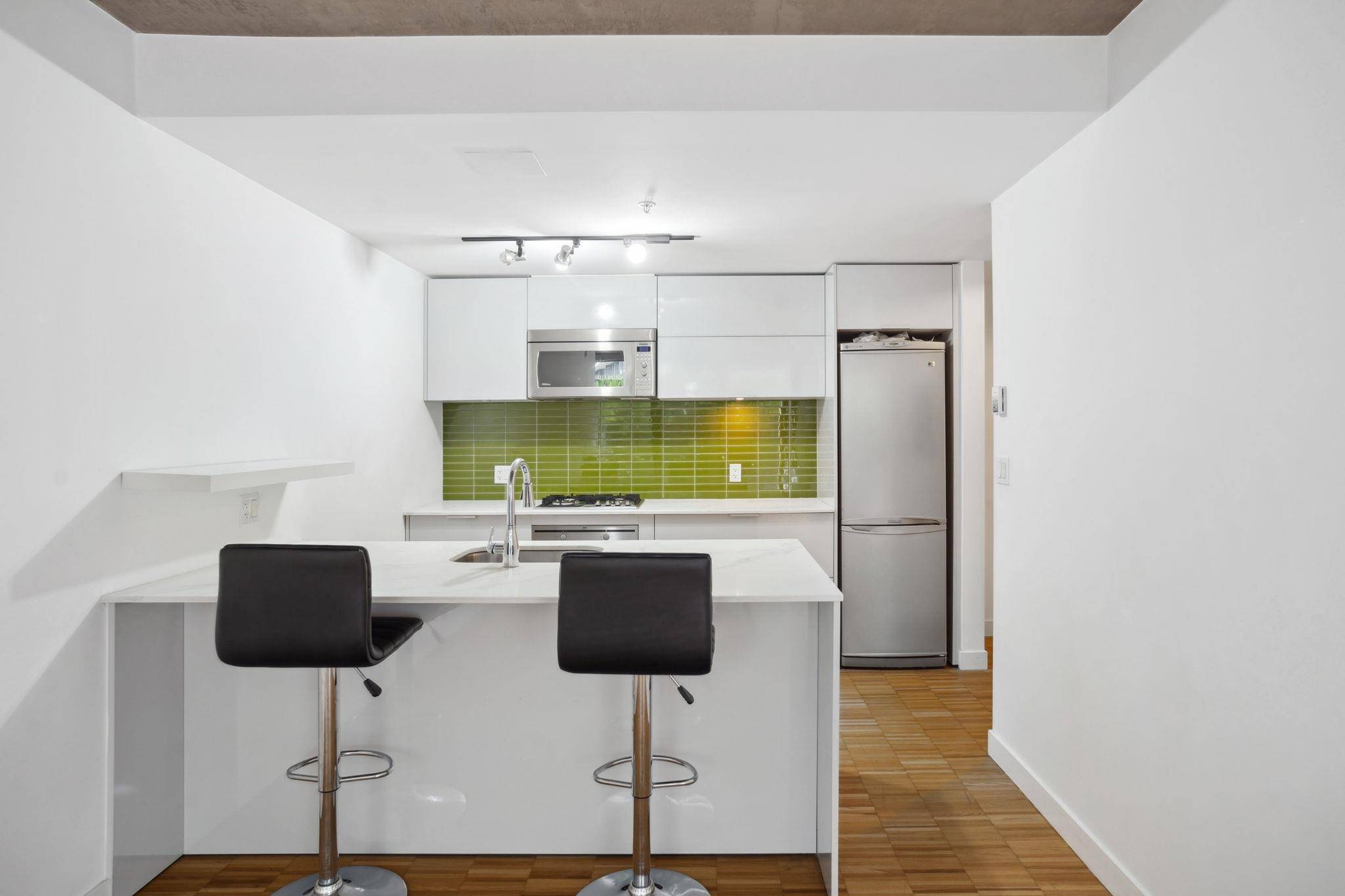 Vancouver, BC V6B 0E6,128 W Cordova ST #705