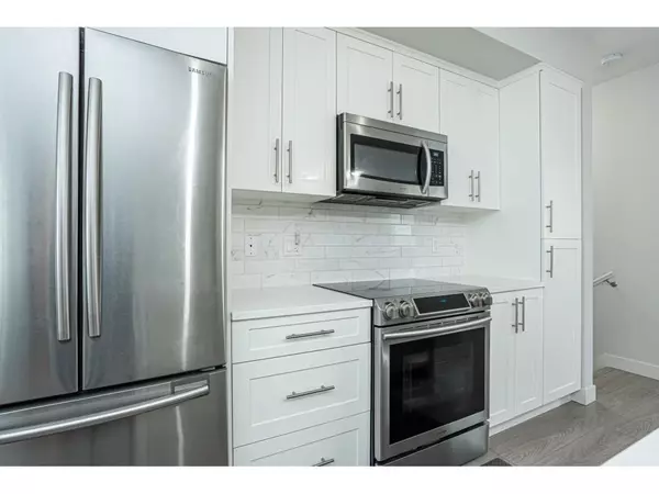Surrey, BC V3X 0J5,6030 142 ST #130
