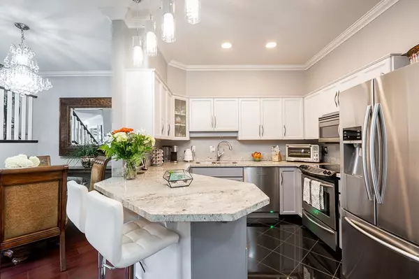 New Westminster, BC V3L 5P9,25 Richmond ST #210