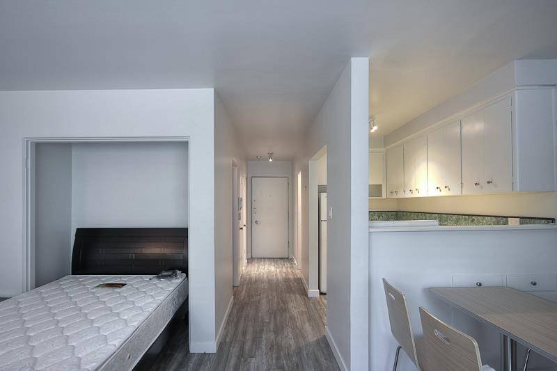 Vancouver, BC V6G 1G6,1540 Haro Street #201