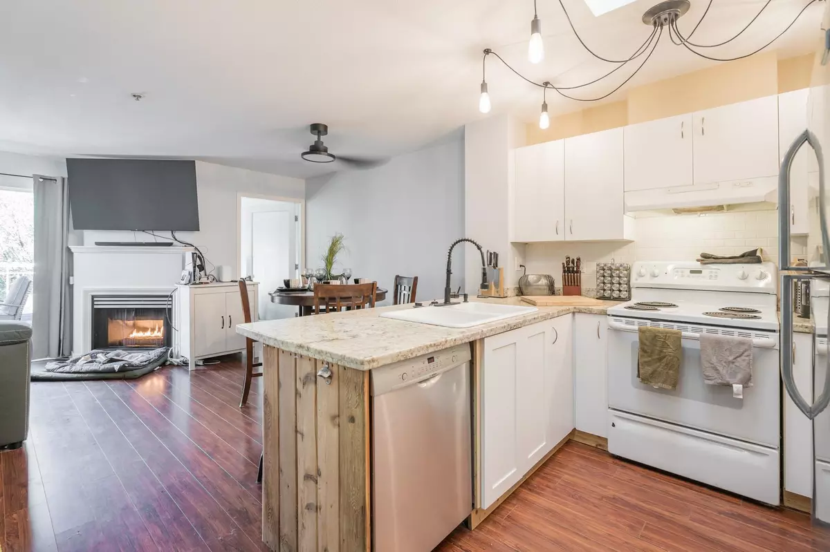 Langley, BC V2Y 2E3,6359 198 ST #415