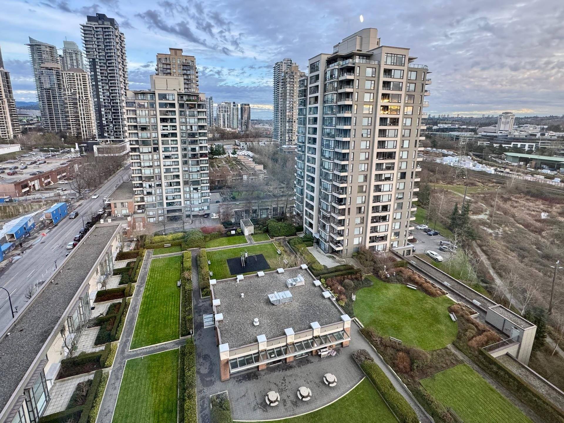 Burnaby, BC V5C 0A3,4118 Dawson ST #1605