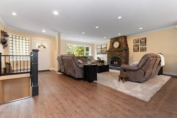 Rosedale, BC V0X 1X2,50590 Yale RD