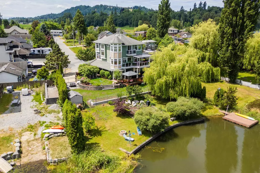 8408 Benbow ST, Mission, BC V2V 7L6