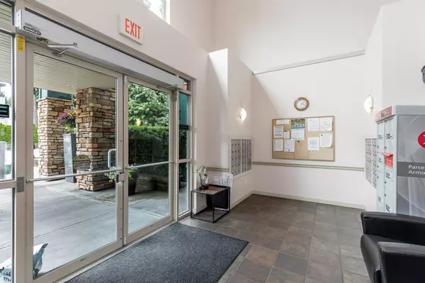 Abbotsford, BC V2S 8P9,33485 South Fraser WAY #207