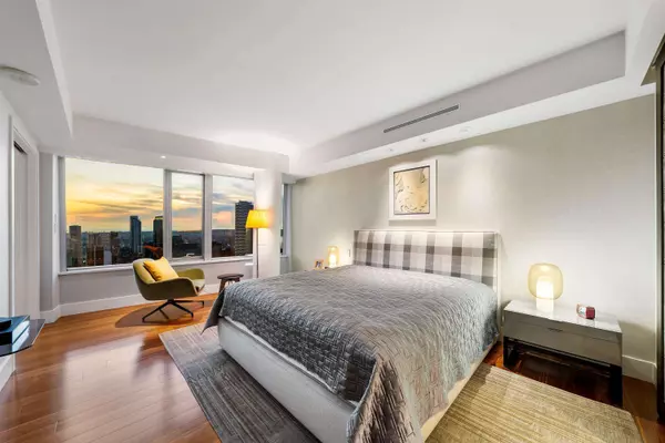 667 Howe ST #4104 Vancouver, BC V6C 0B5