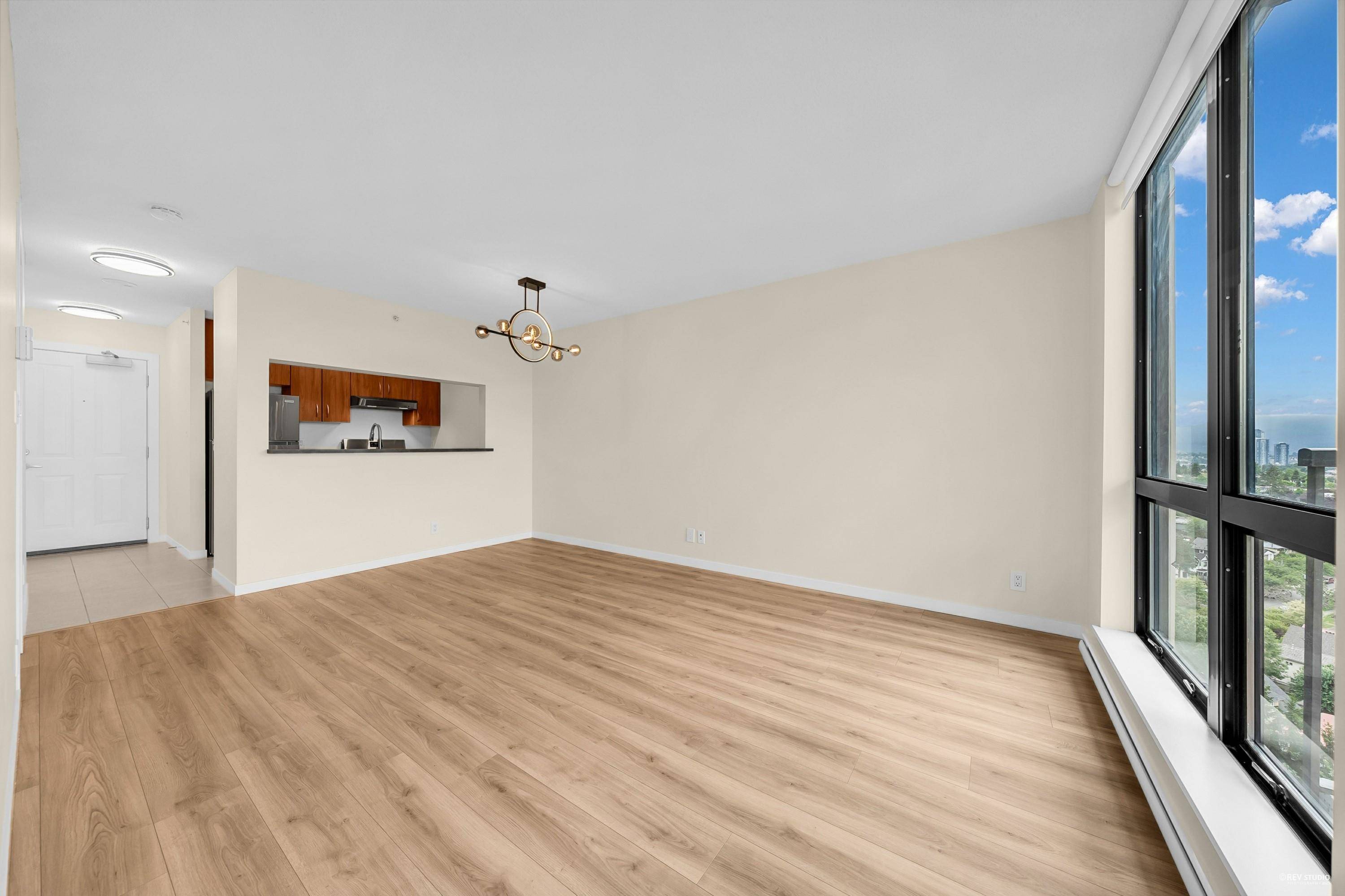Vancouver, BC V5R 6H4,3663 Crowley DR #2002