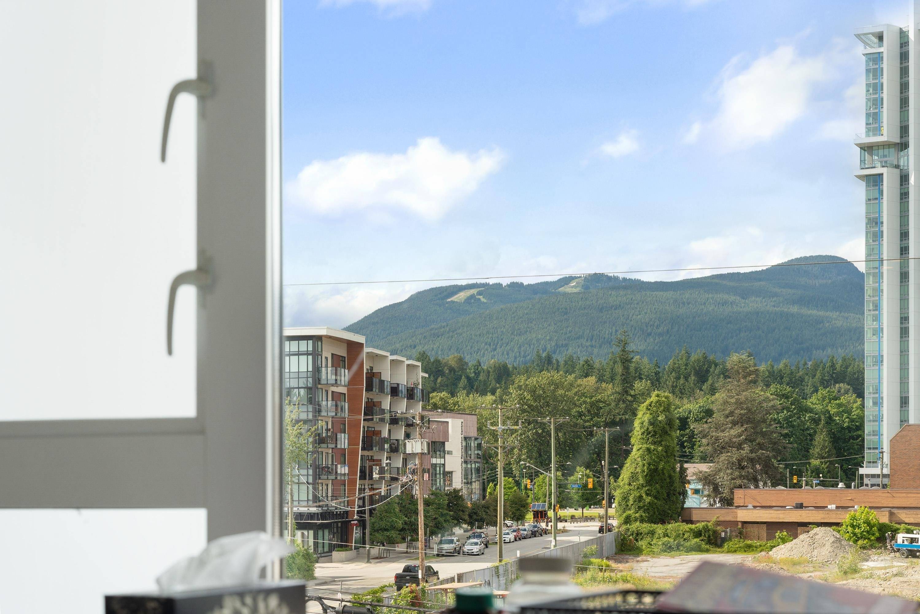 North Vancouver, BC V7J 1G6,1519 Crown ST #309