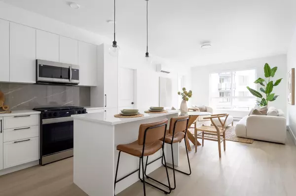 Surrey, BC V0V 0V0,3438 146a ST #317