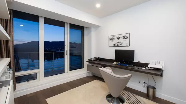 1011 W Cordova ST #2908 Vancouver, BC V6C 0B2