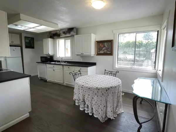 Maple Ridge, BC V2X 3Y7,23338 122 AVE