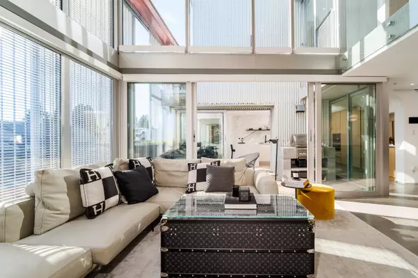 Vancouver, BC V6R 2H6,4387 W 10th AVE #401