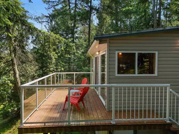177 Mariners WAY Mayne Island, BC V0N 2J2