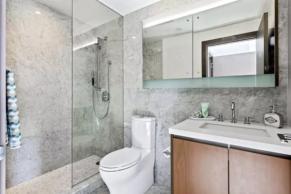 68 Smithe ST #1609 Vancouver, BC V6B 0P4