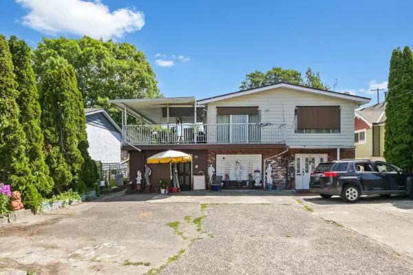 Langley, BC V3A 1L5,4820 200 ST