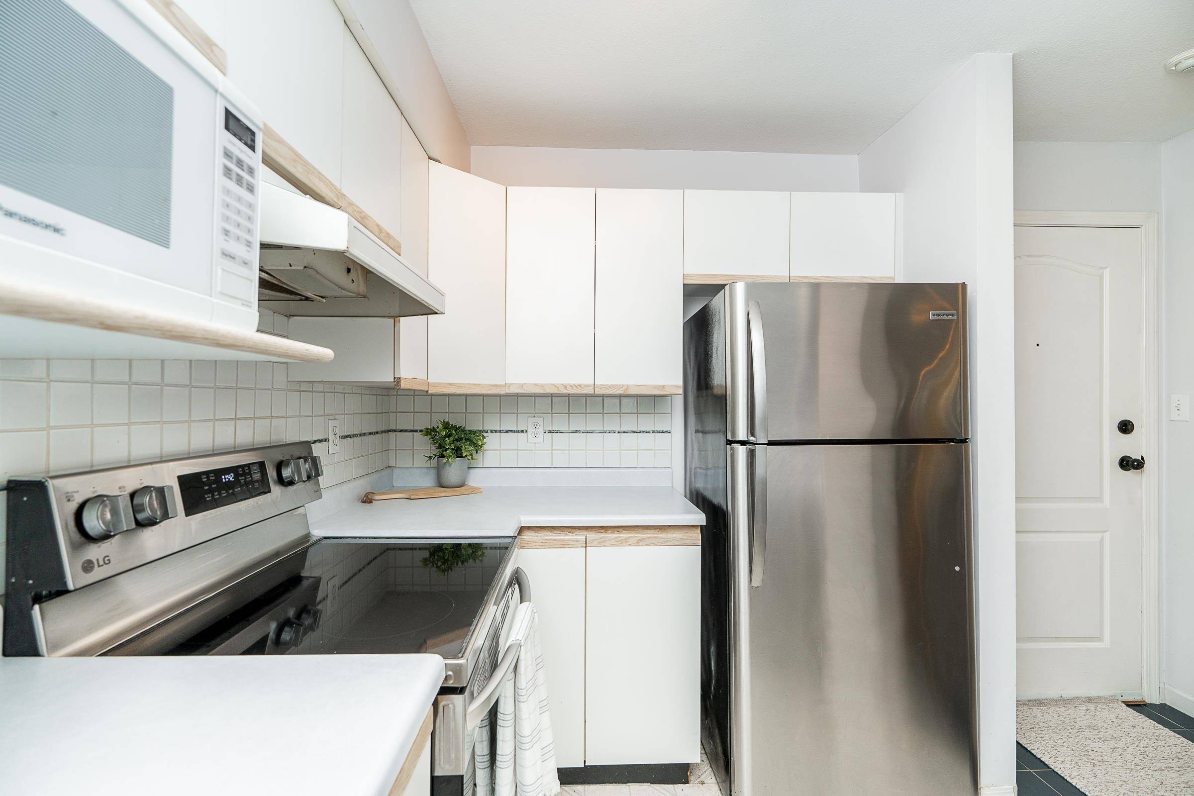 2401 Hawthorne AVE #111 Port Coquitlam, BC V3C 6R9